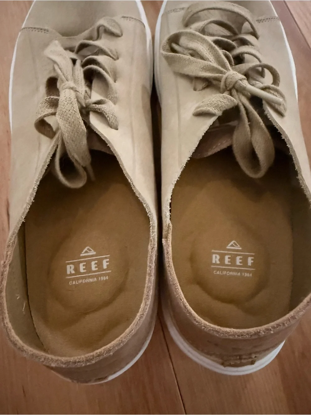 Reef Terramar Men's Casual Low-Top Sneakers in Tan leather, size 9.5 never worn.
